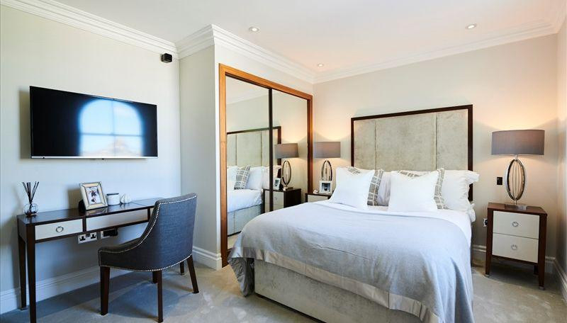 2-Bed Apartment, Kensington Gardens Square, W2, photograph 2