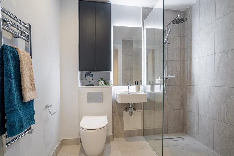 Studio Apartment, The Mall, W5, photograph 4