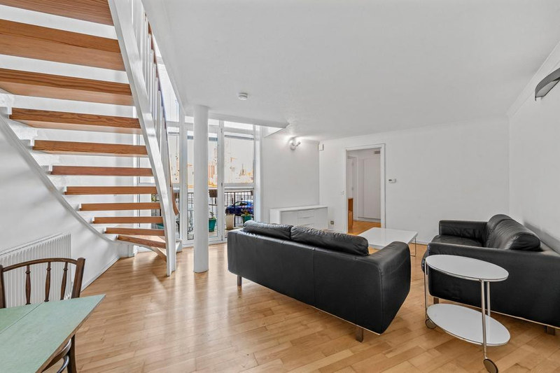 2-Bed Apartment, London, SE16, photograph 6