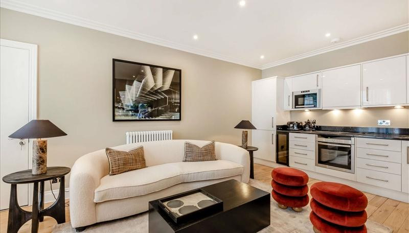 1-Bed Apartment, Grosvenor Hill, W1K, photograph 2