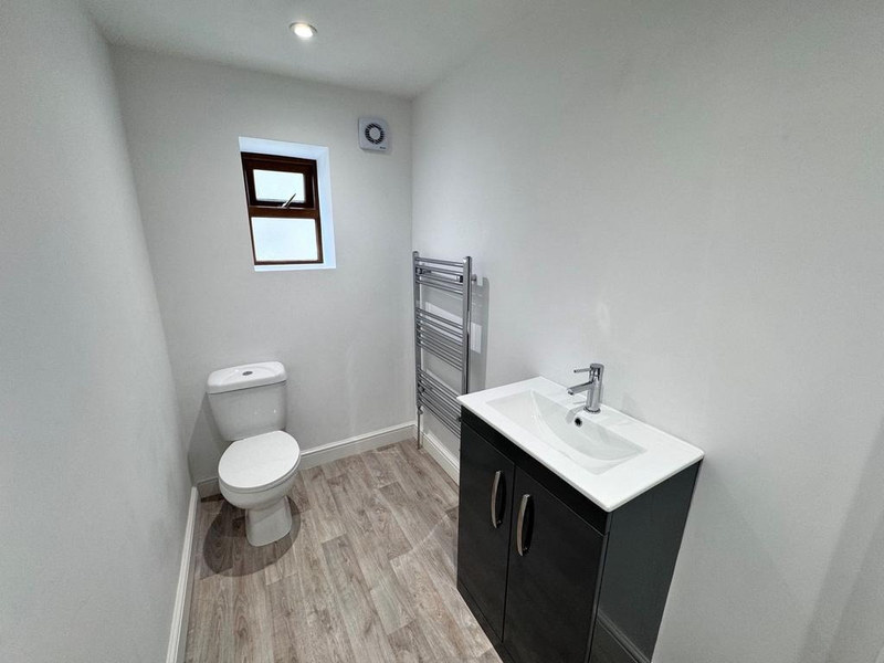 Serviced 2-Bed Apartment, Buxton, SK17, photograph 7