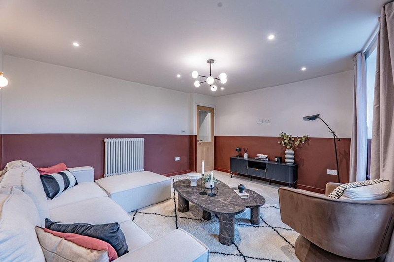 Serviced 2-Bed Apartment, High Peak, SK22, photograph 6