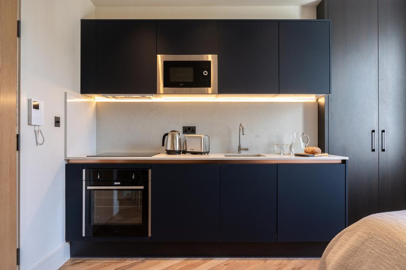 Studio Apartment, Notting Hill, W2, photograph 5