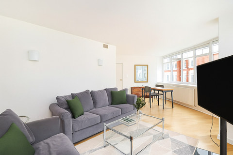Spacious 2-Bed Apartment, Holbein Place, Chelsea, SW1W, photograph 1