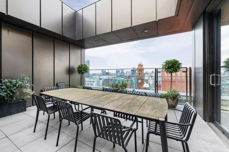 Luxury 2-Bed Apartment, Manchester, M1, photograph 6