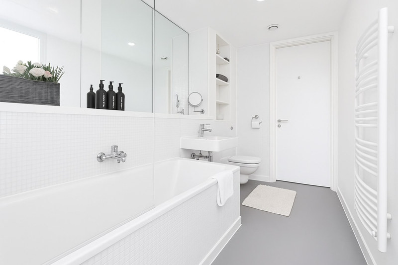 Bright 1-Bed Apartment, City Centre, B2, photograph 4