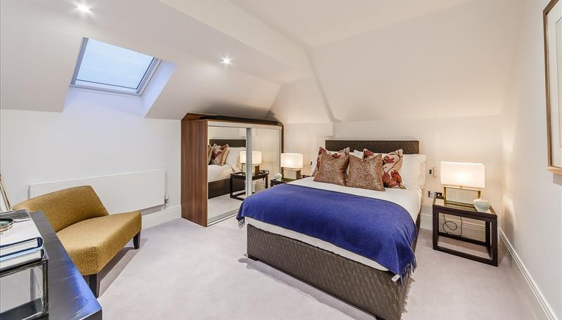 2-Bed Apartment, London, W6, photograph 5
