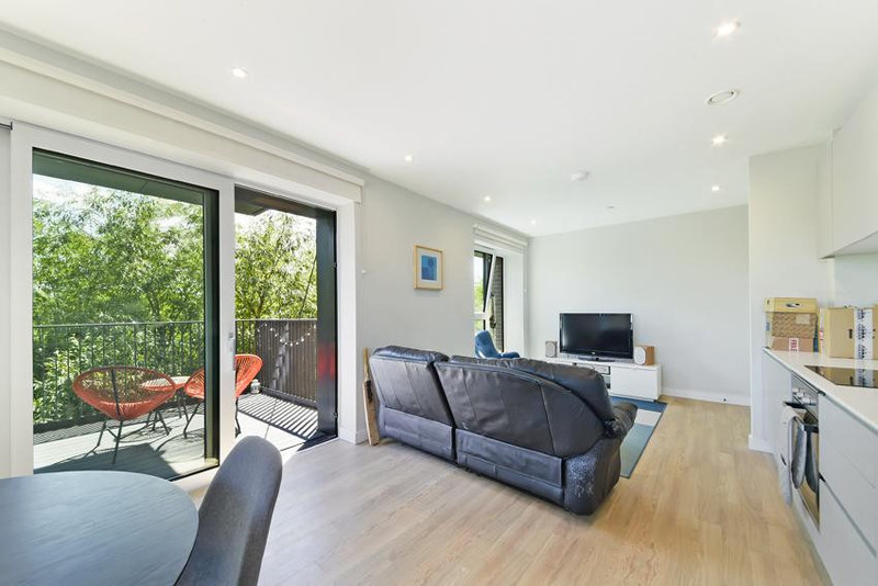 2-Bed Apartment, London, N17, photograph 5