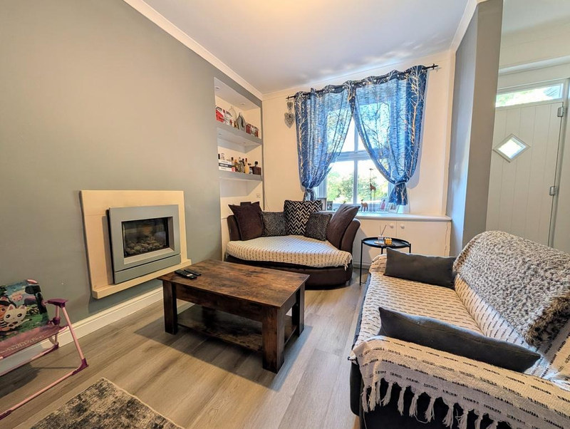 Serviced 2-Bed Apartment, High Peak, SK22, photograph 5