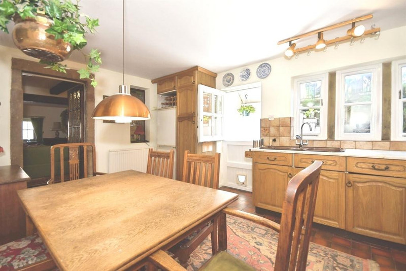 Serviced 2-Bed Apartment, Matlock, DE4, photograph 5