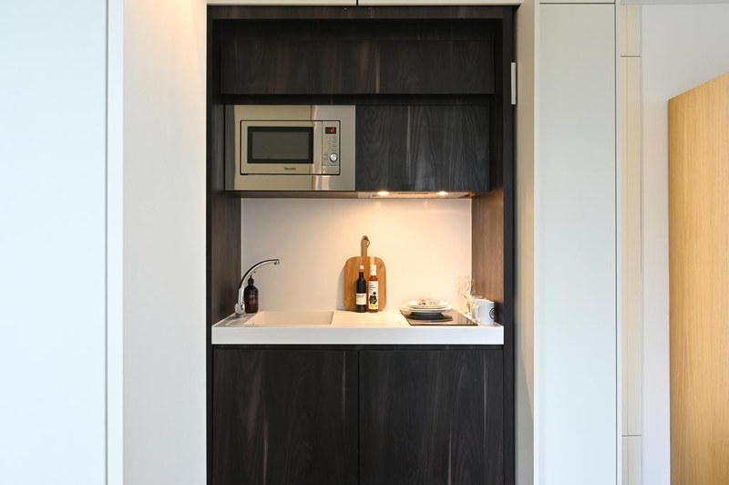 Studio Apartment, Staines Rd, Hounslow, TW3, photograph 3