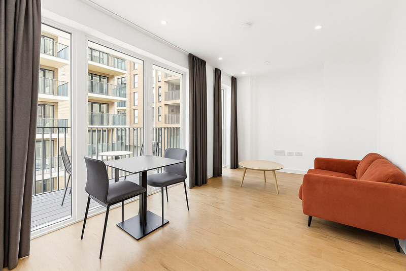 Studio Apartment, London, NW9, photograph 3