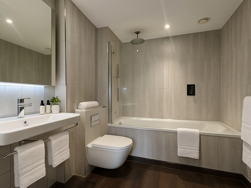 Luxury 2-Bed Apartment, Manchester, M1, photograph 5