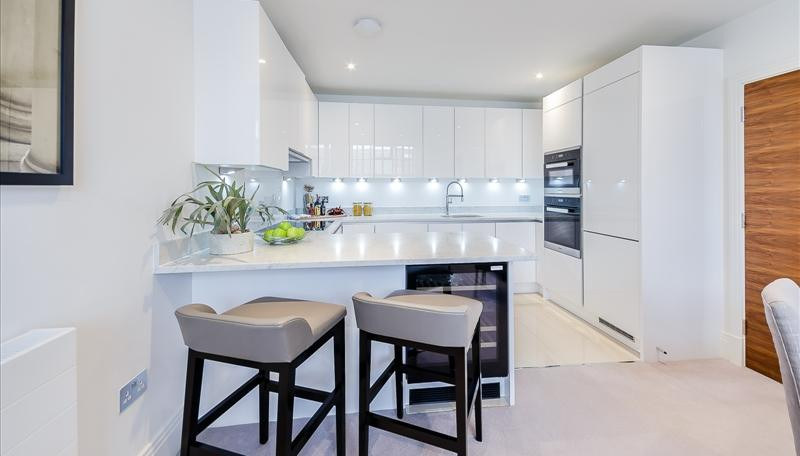 2-Bed Apartment, London, W6, photograph 4