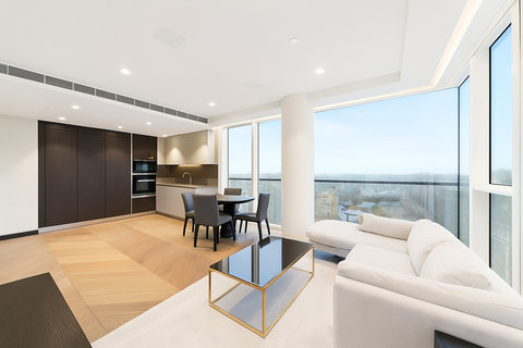 Luxury 2-Bed Apartment, Earls Way, SE1, photograph 1