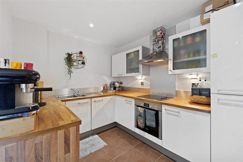 2-Bed Apartment, Seagull Lane, E16, photograph 2