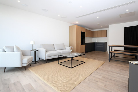 Modern 1-Bed Apartment, Great George Street, LS1, photograph 1