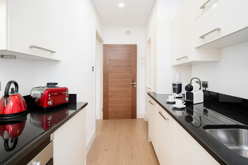 Serviced 2-Bed Apartment, Brook’s Mews 2 Bed Apartment, W1K, photograph 12