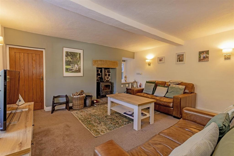 Serviced 2-Bed Apartment, Hope Valley, S32, photograph 4
