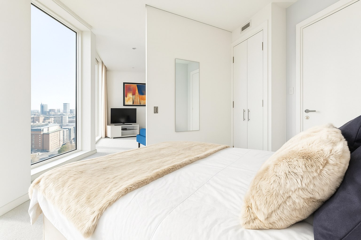 Bright 1-Bed Apartment, City Centre, B2, photograph 3