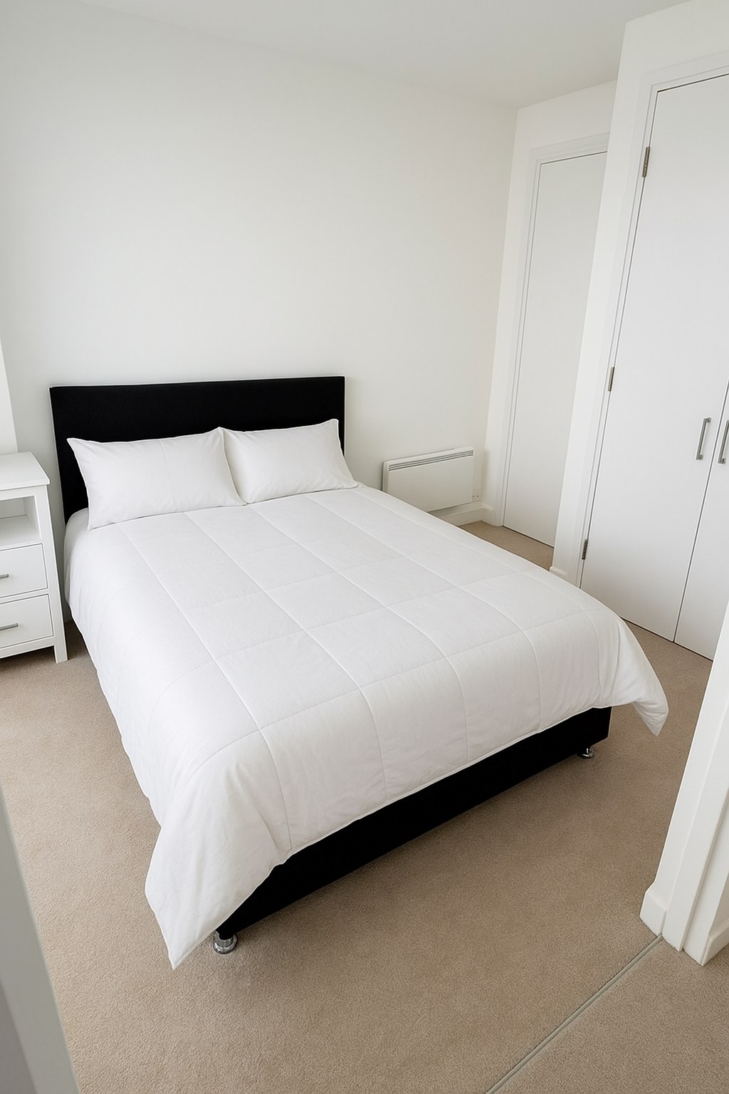 Stylish 1-Bed Apartment, City Centre, B2, photograph 3