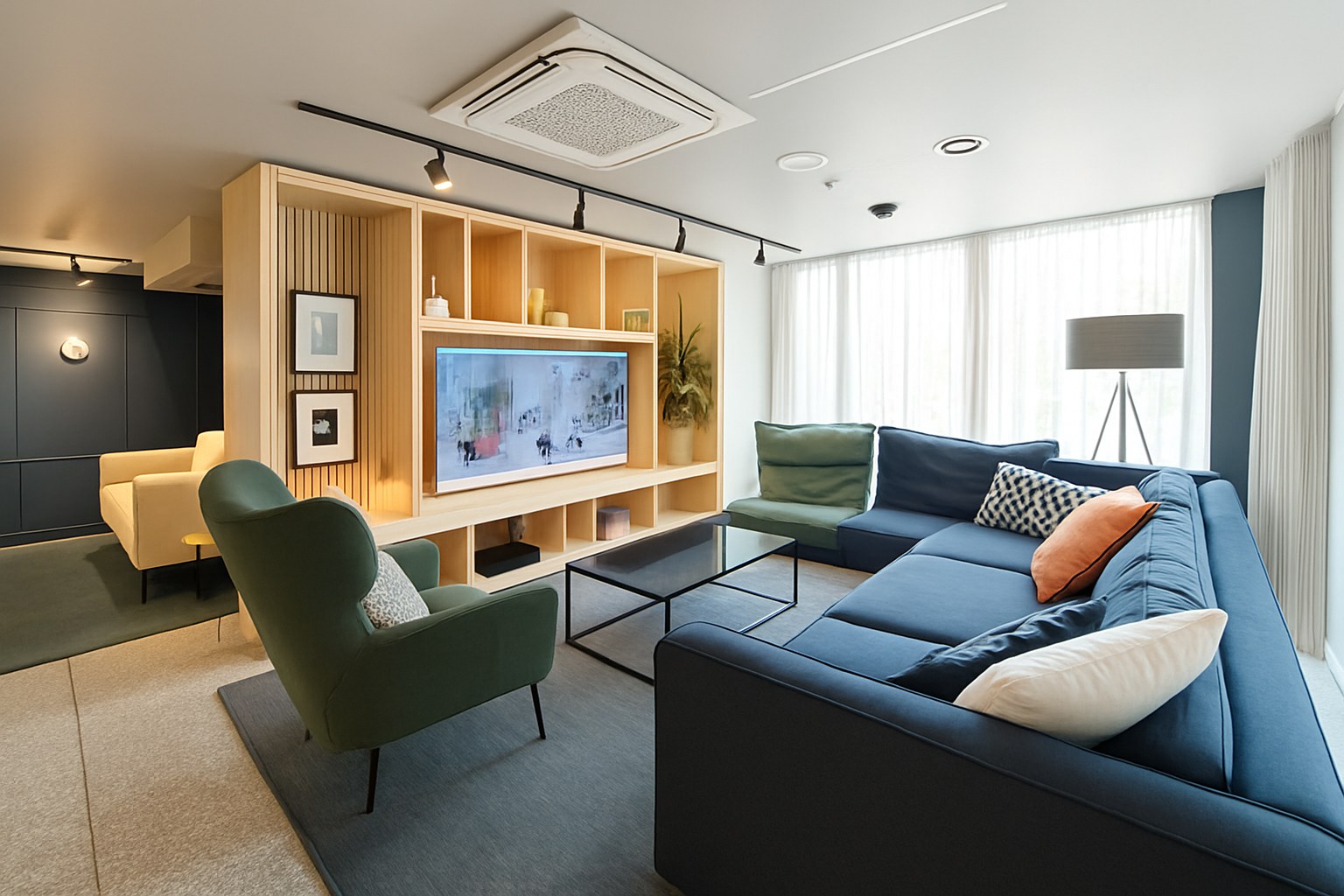 Modern 1-Bed Apartment, City Centre, B4, photograph 6