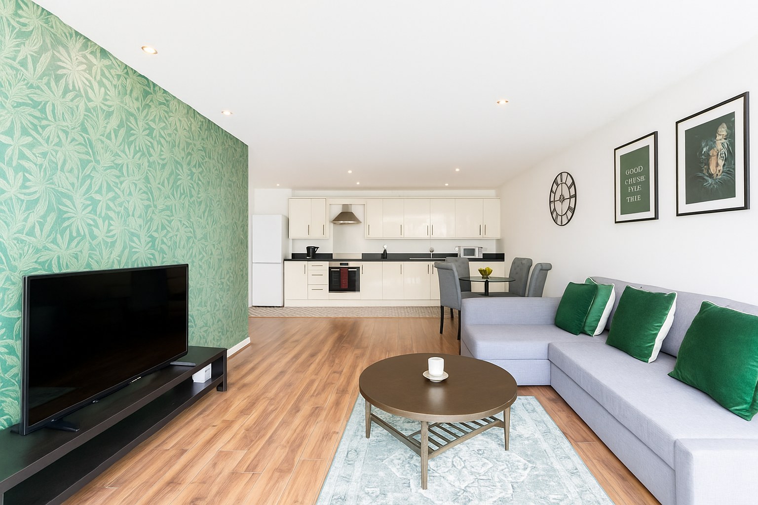 Spacious 2-Bed Apartment, Eastside, B5