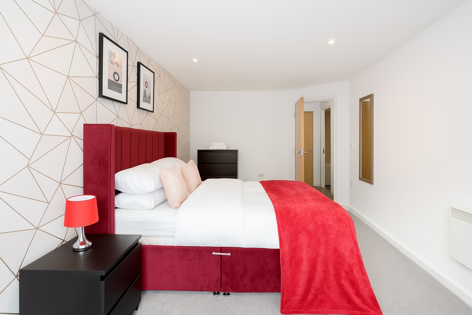 Spacious 2-Bed Apartment, Eastside, B5, photograph 4