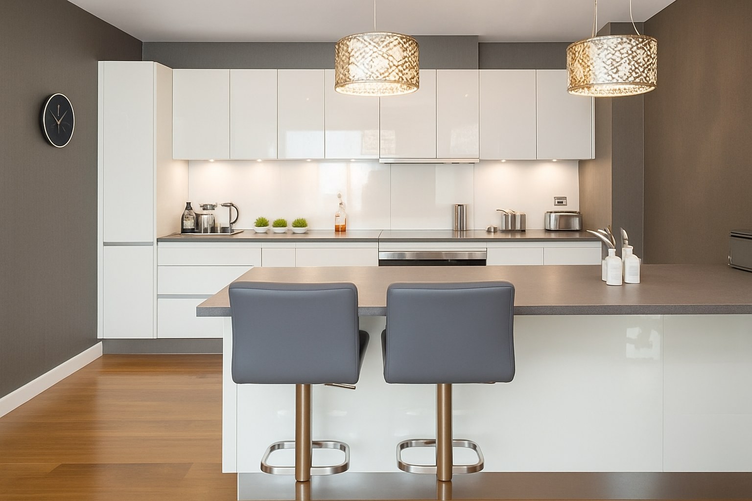 Spacious 2-Bed Penthouse, City Centre, B5, photograph 2