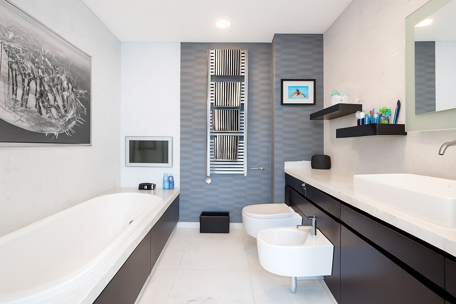 Spacious 2-Bed Penthouse, City Centre, B5, photograph 5
