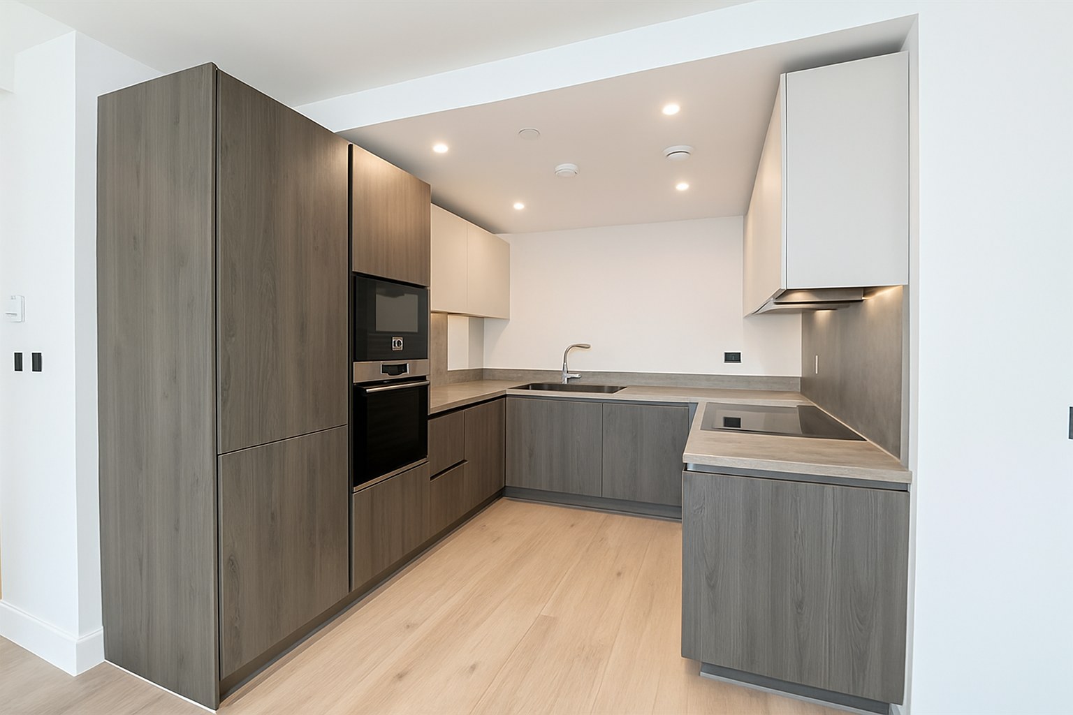 Spacious 2-Bed Apartment, Snow Hill, B4, photograph 2
