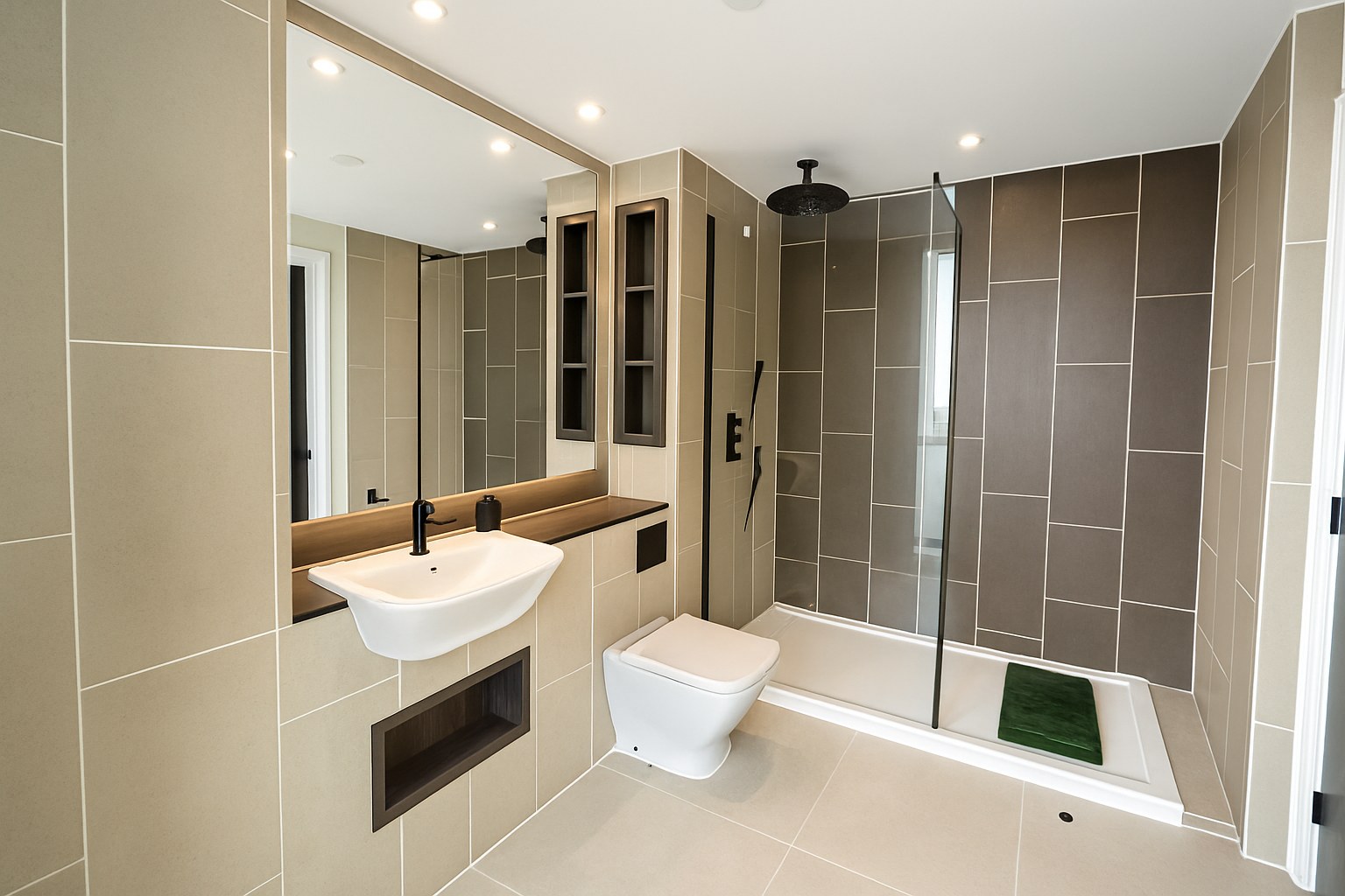 Spacious 2-Bed Apartment, Snow Hill, B4, photograph 5