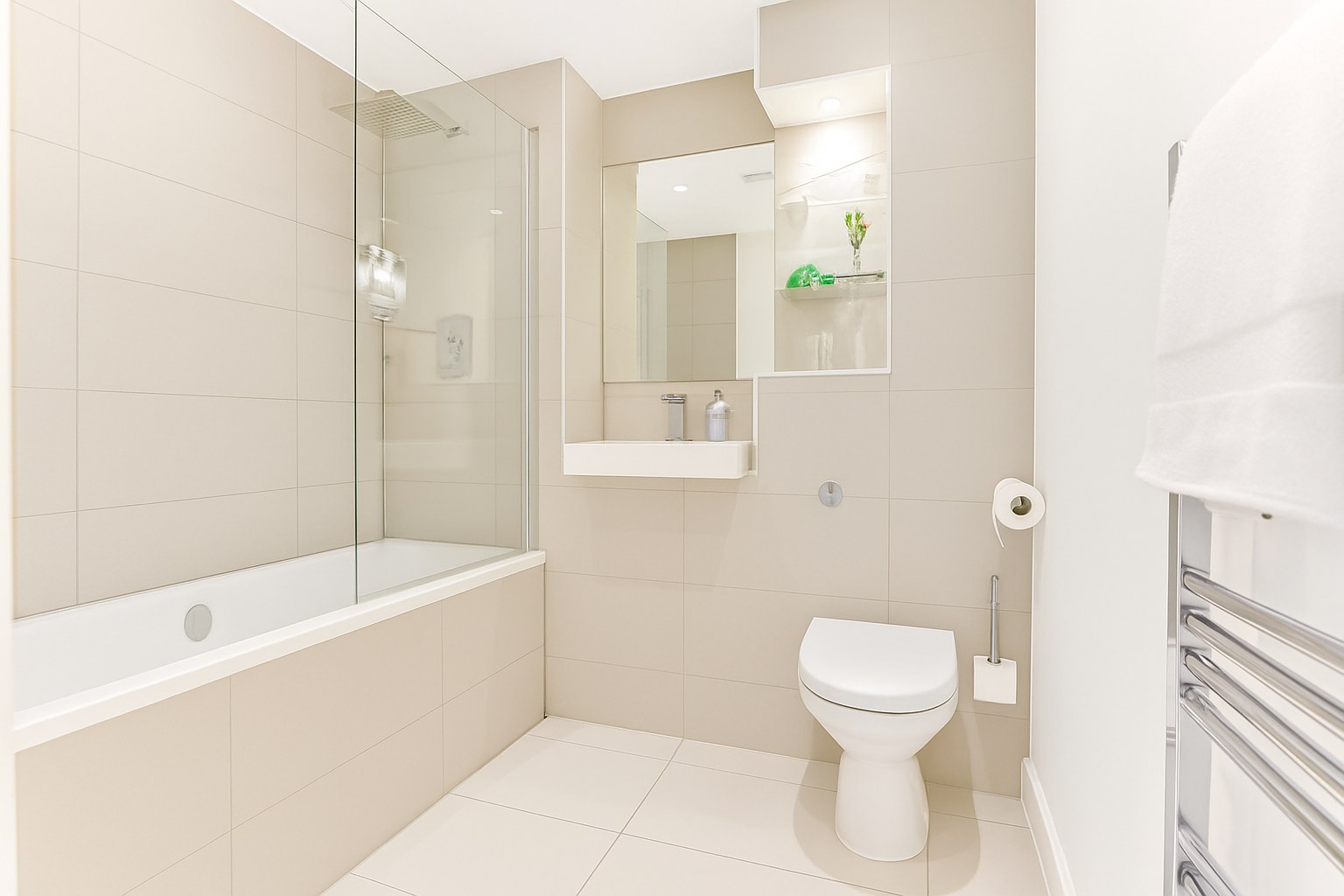 Spacious 2-Bed Apartment, Fleet Street, BN1, photograph 5