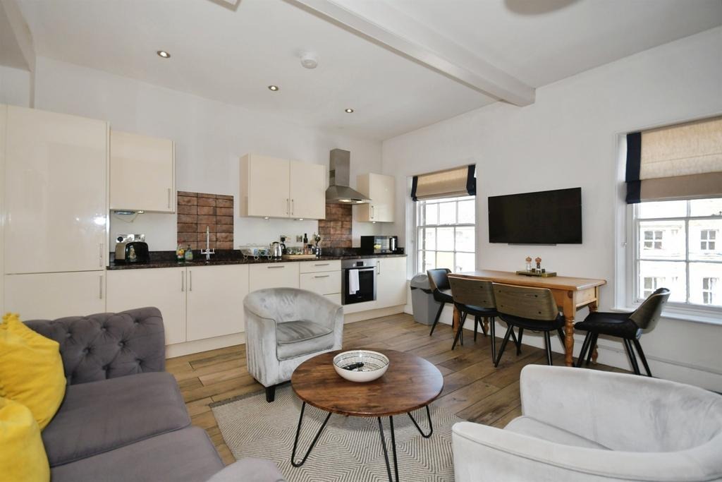 Serviced 2-Bed Apartment, Bakewell, DE45
