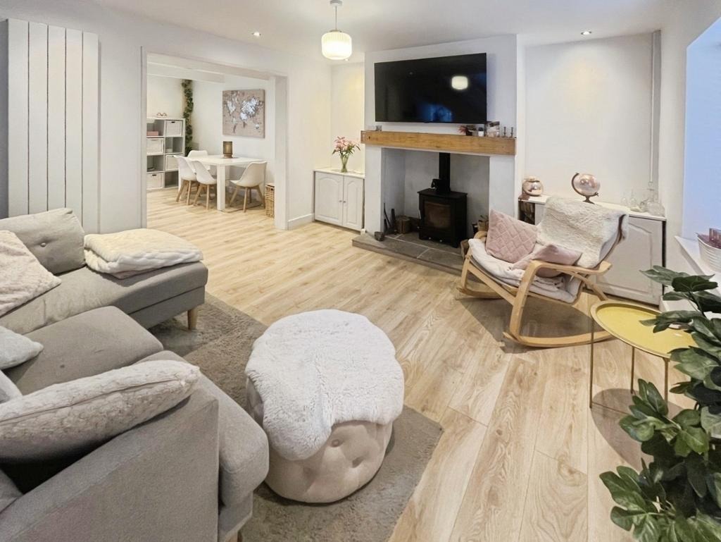 Serviced 2-Bed Apartment, Glossop, SK13