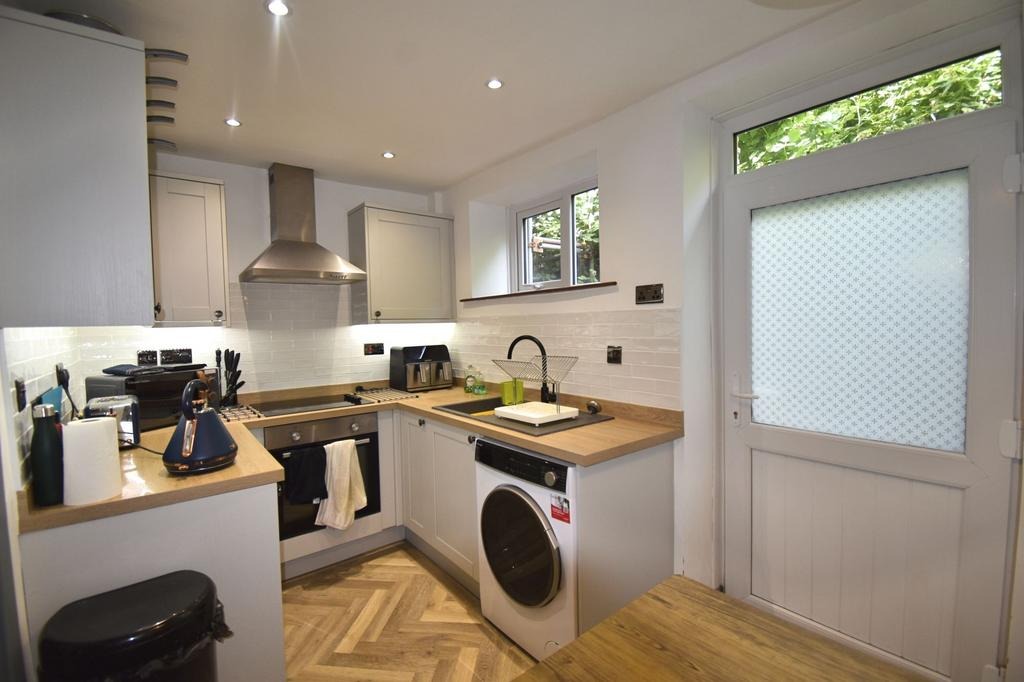 Serviced 2-Bed Apartment, High Peak, SK23