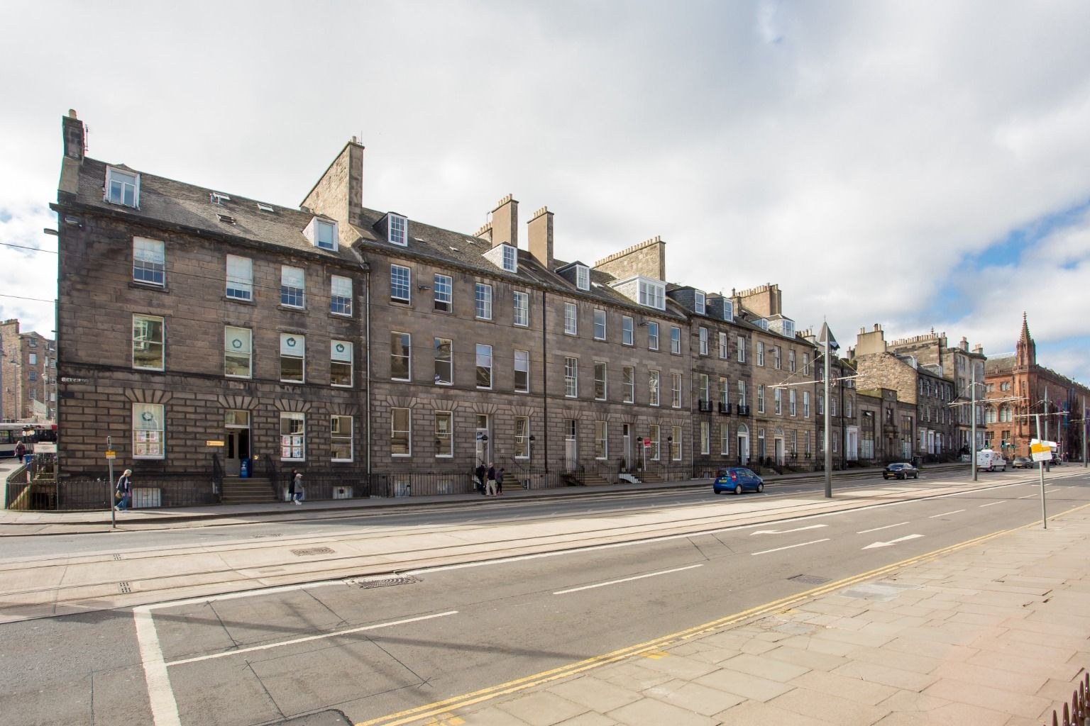 Modern 1-Bed Apartment, New Town, EH2, photograph 6