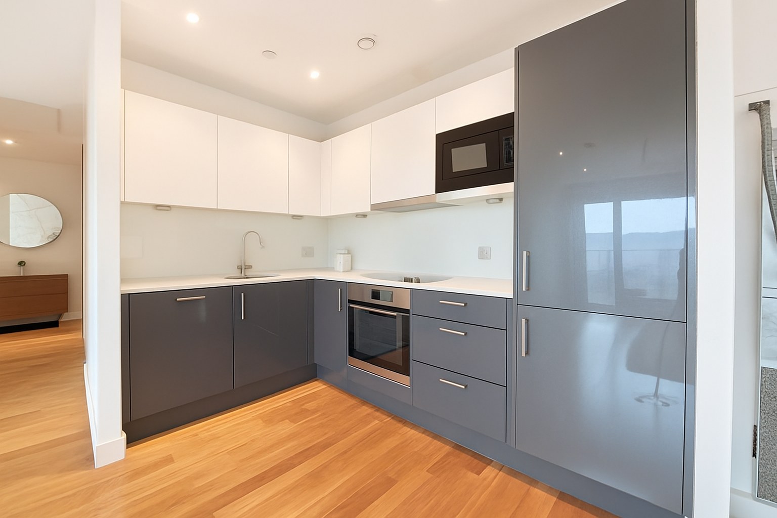Spacious 2-Bed Apartment, City Centre, G2, photograph 2