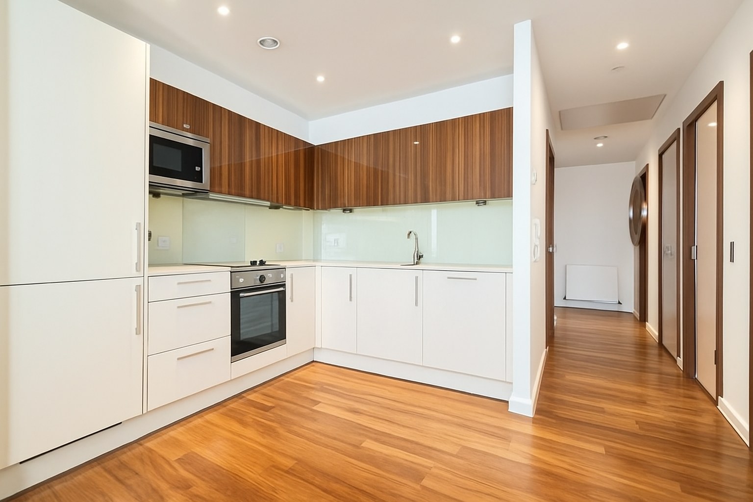 Spacious 2-Bed Apartment, Buchanan Galleries, G2, photograph 2