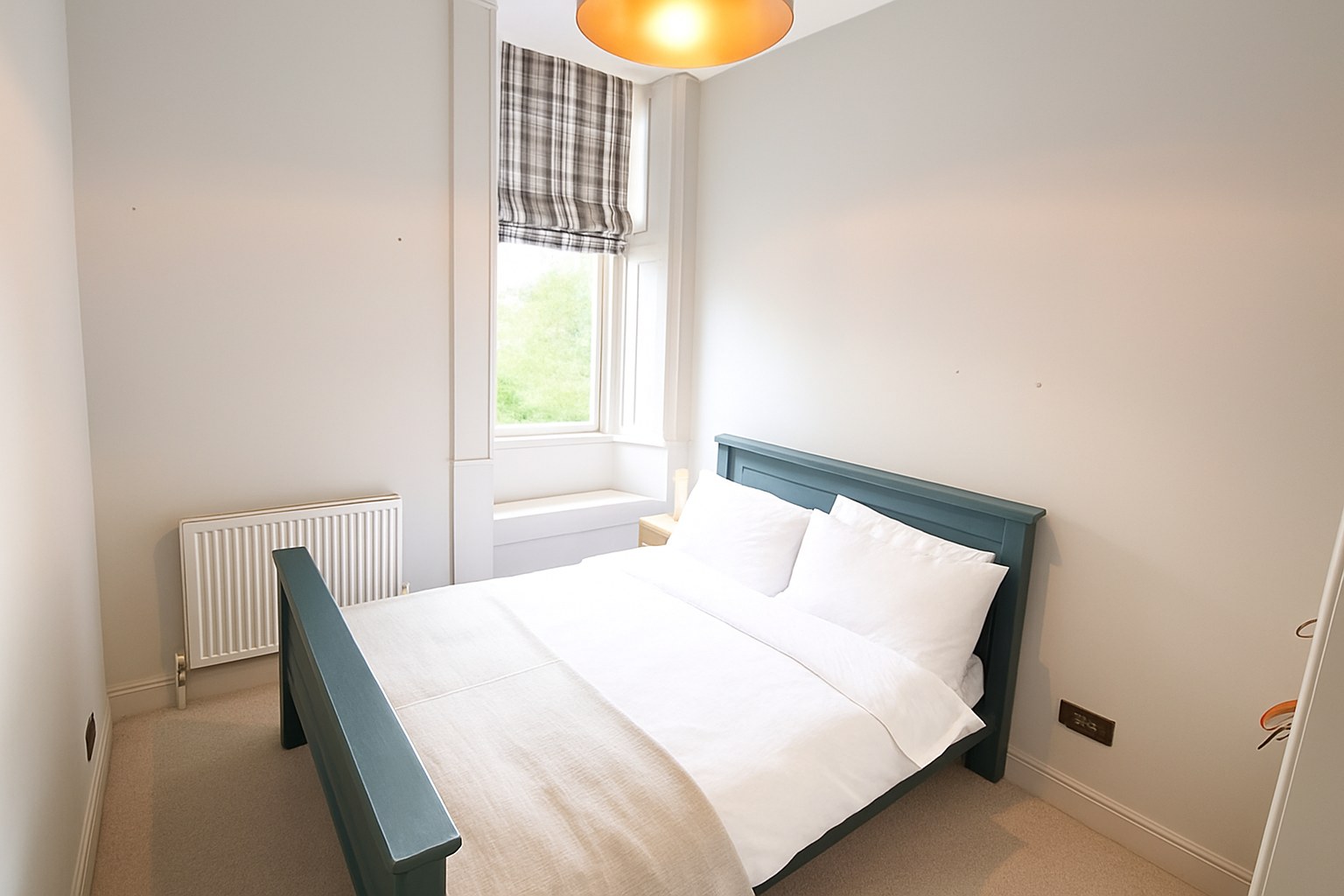 Spacious 2-Bed Apartment, West End, G12, photograph 3