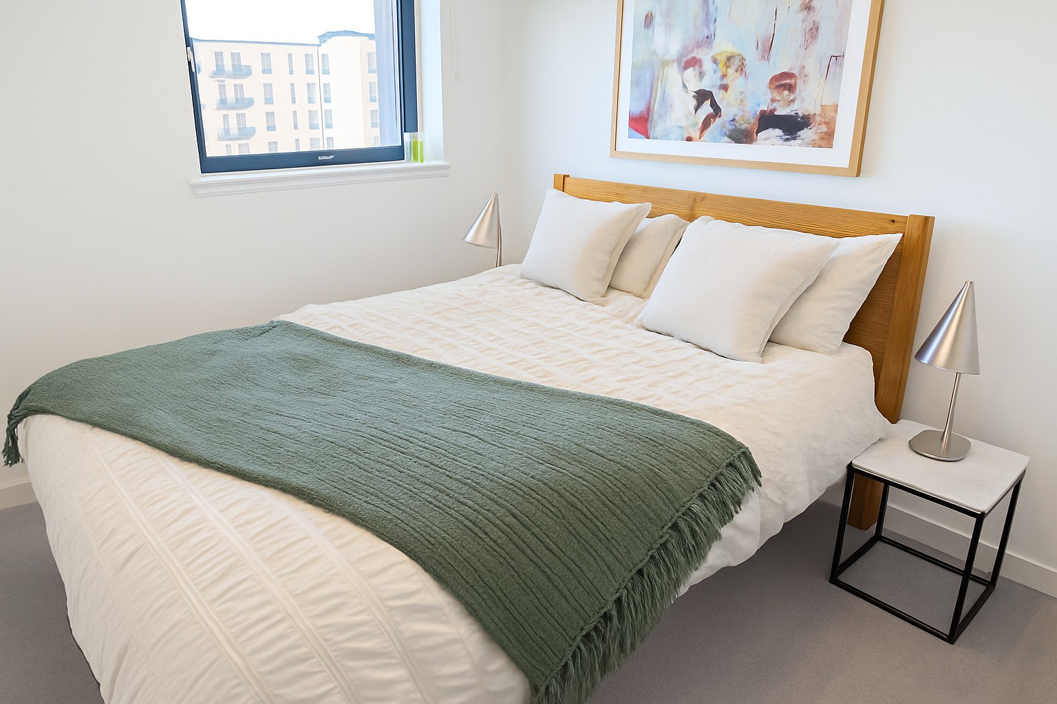 Spacious 2-Bed Apartment, Finnieston, G3, photograph 4