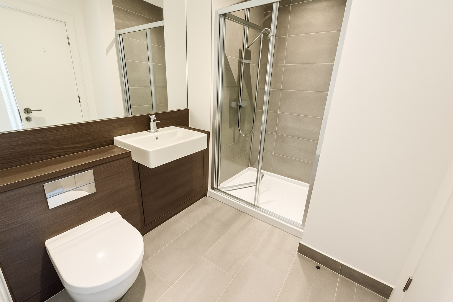 Spacious 2-Bed Apartment, Finnieston, G3, photograph 5