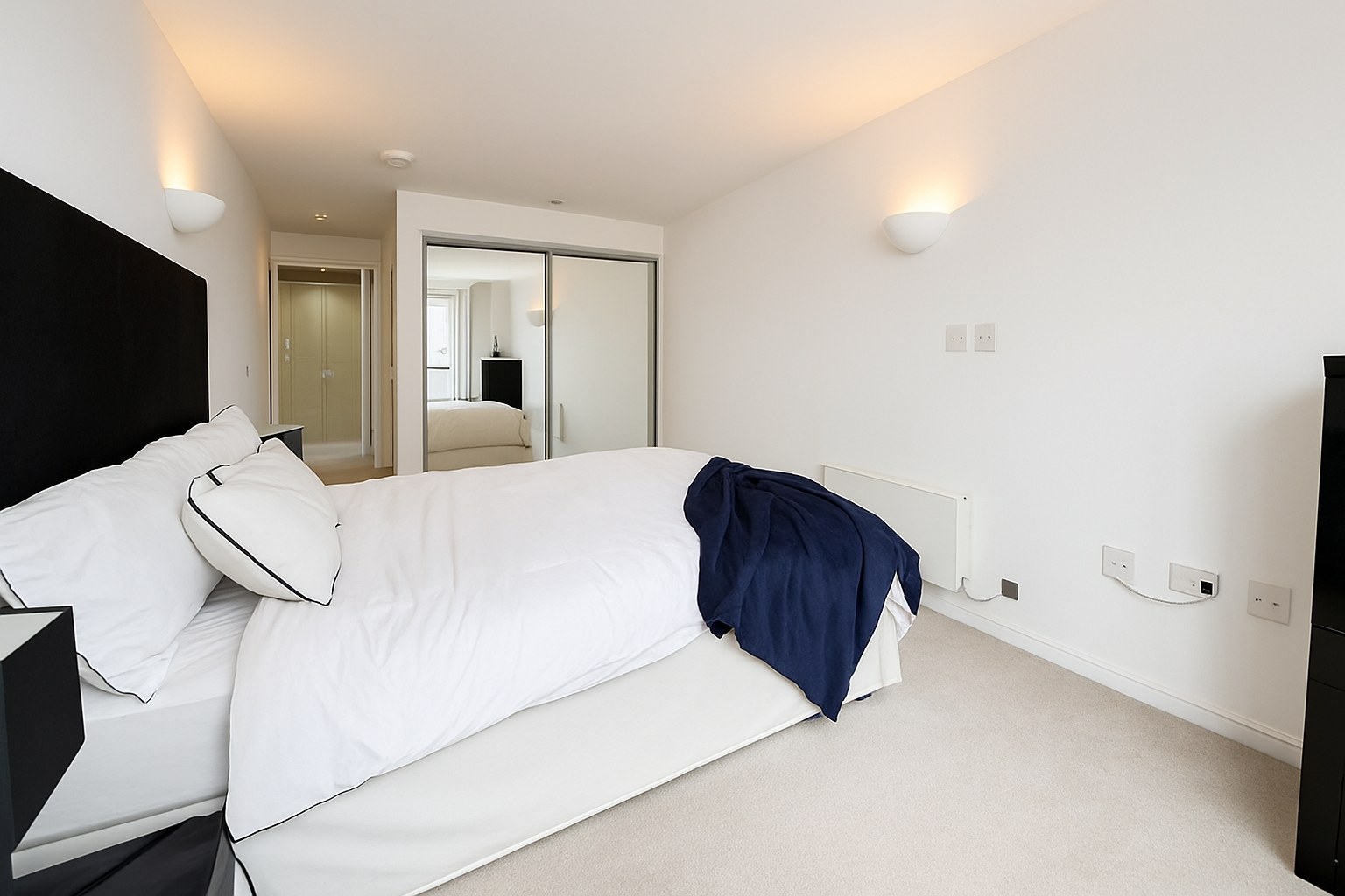 Spacious 2-Bed Penthouse, Water Lane, LS11, photograph 4