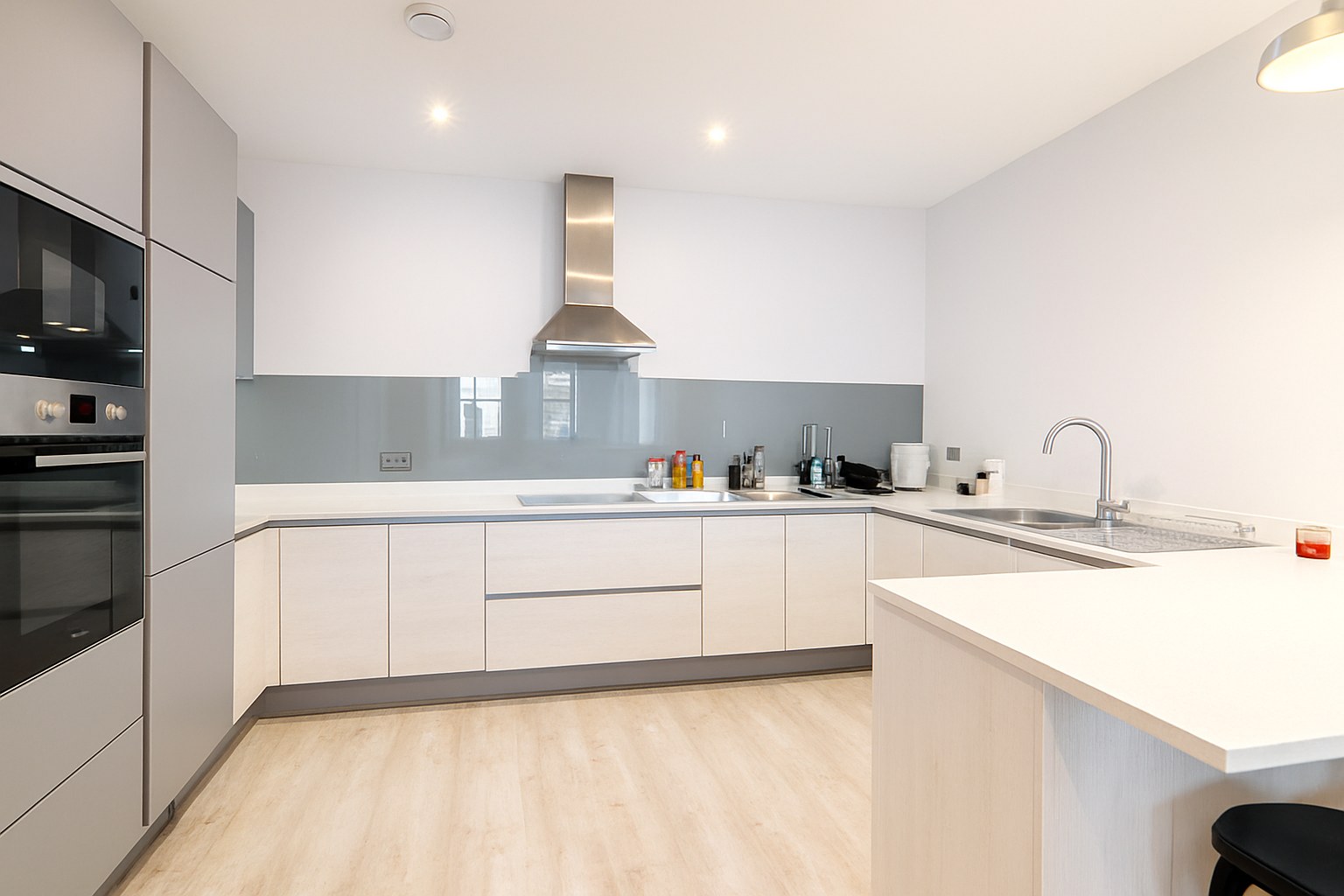 Spacious 2-Bed Apartment, St. Pauls Street, LS1, photograph 2