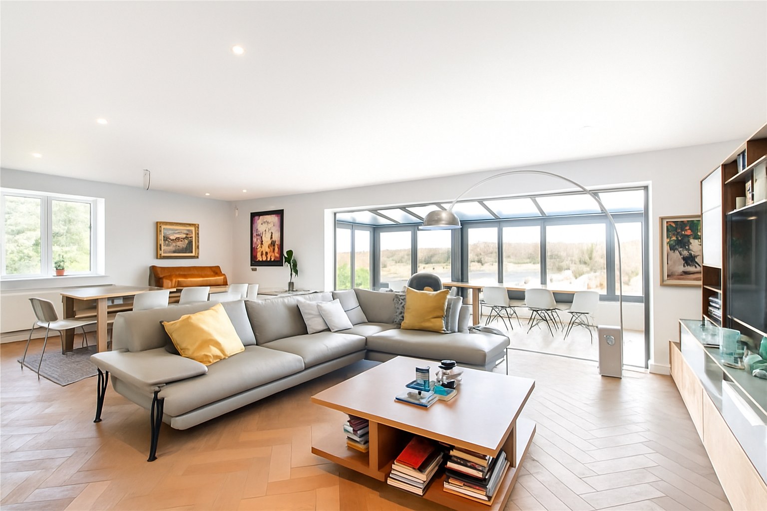 Spacious 3-Bed Apartment, Wigton Lane, LS17