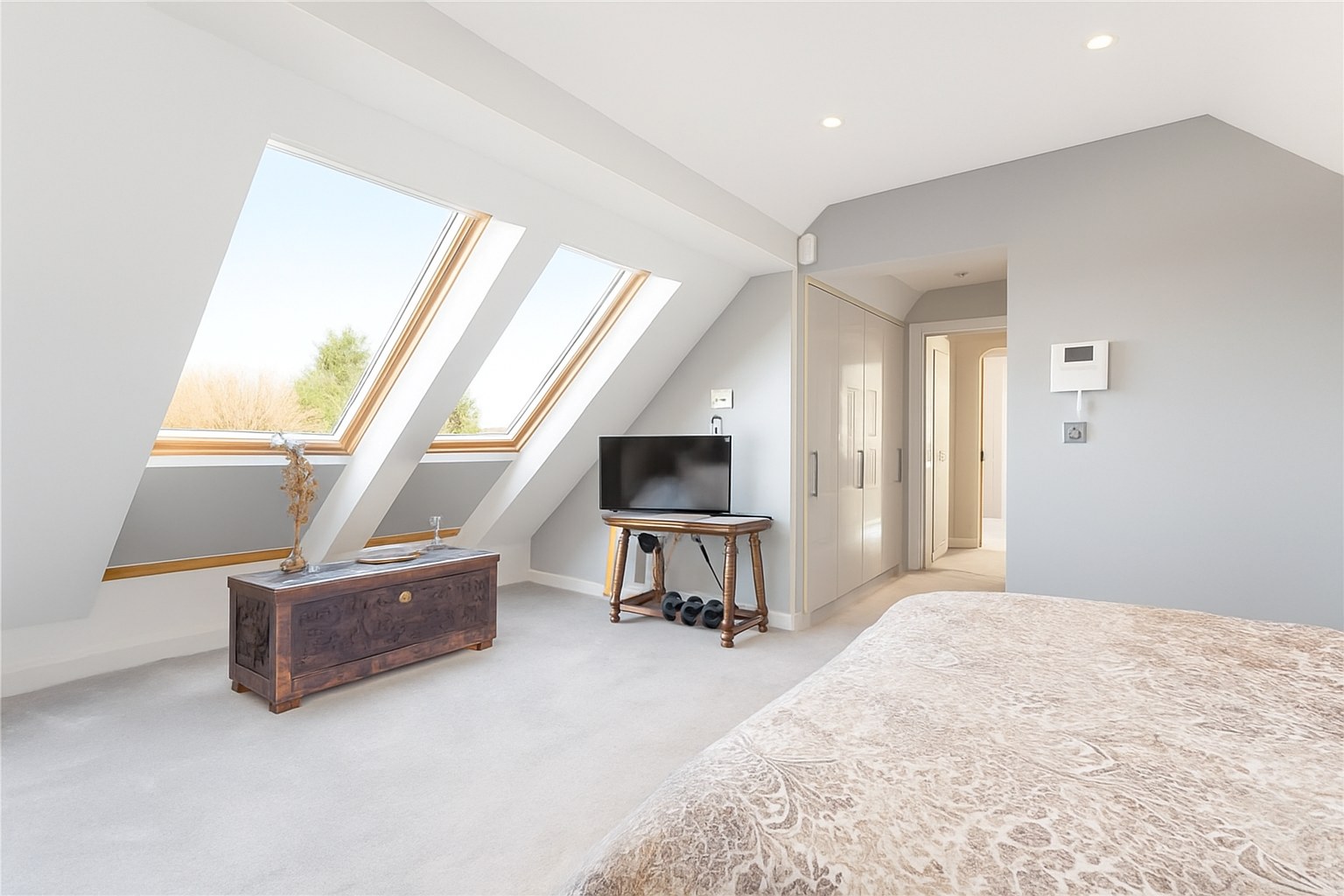Spacious 3-Bed Apartment, Wigton Lane, LS17, photograph 4