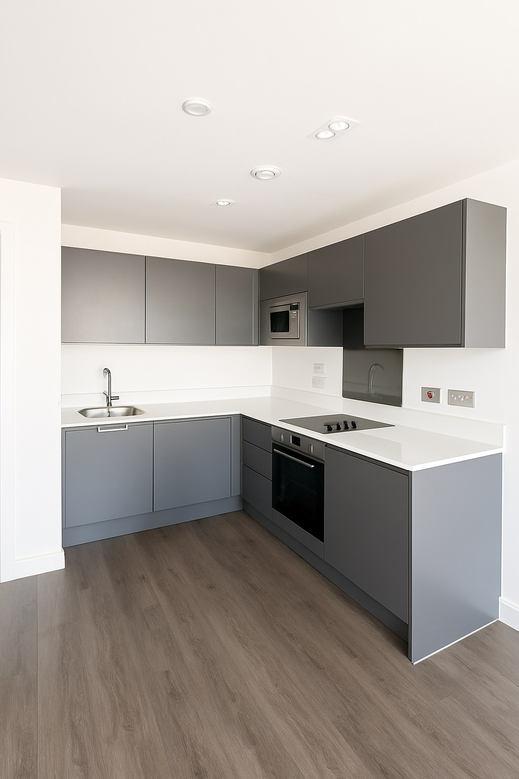 Bright 1-Bed Apartment, Park Lane, L1, photograph 2