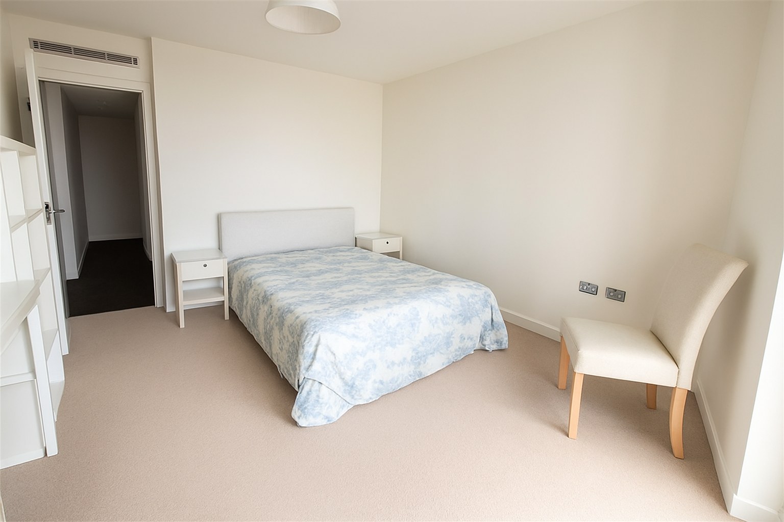 Spacious 2-Bed Apartment, Brook Street, L3, photograph 4
