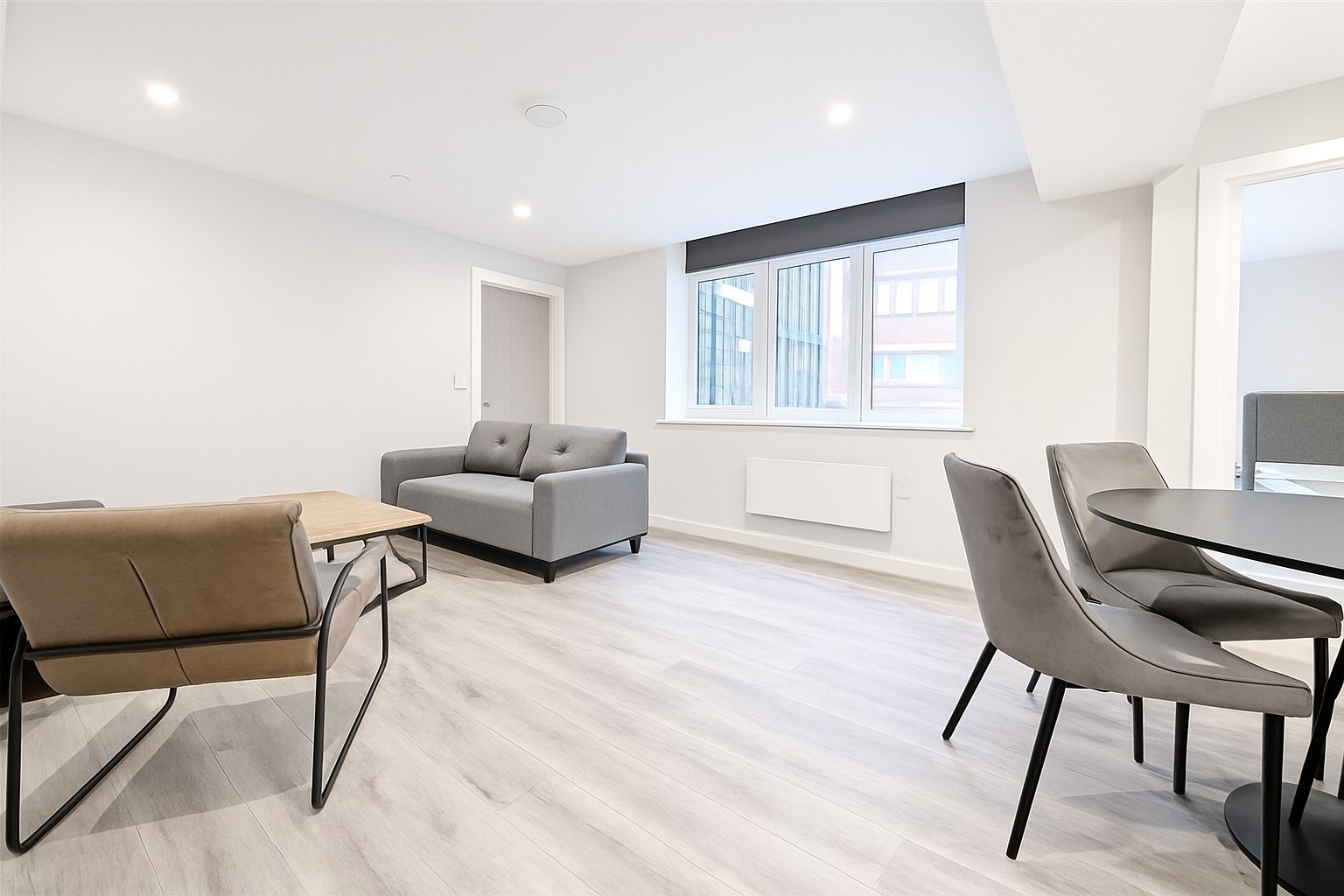 Spacious 2-Bed Apartment, Derby Square, L2