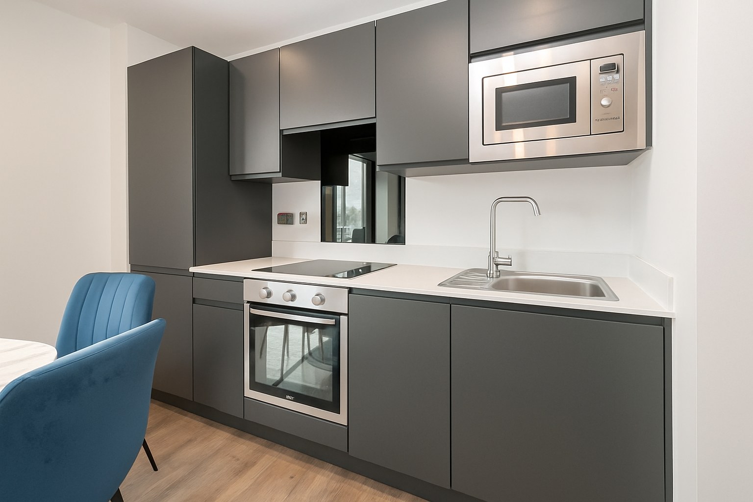 Spacious 2-Bed Apartment, Greenland Street, L1, photograph 2